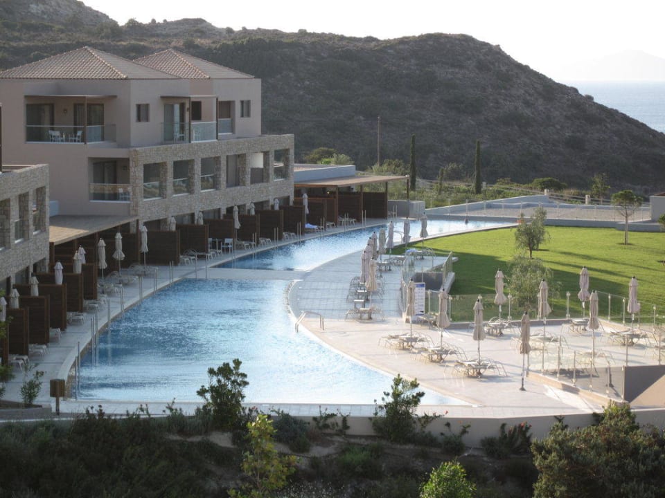 Jeden z basenów na terenie ośrodka Blue Lagoon Village