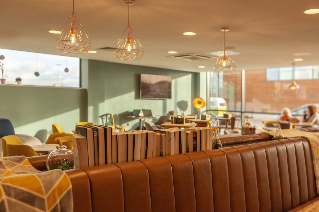 Gastro Holiday Inn - the niu, Loom Manchester North