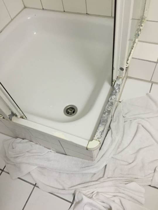 Duschkabine St.Joseph Hotel Hamburg St.Pauli Kiez Reeperbahn