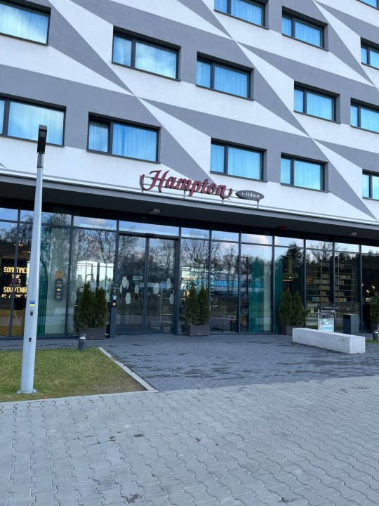 Lobby Hampton by Hilton Krakow Airport