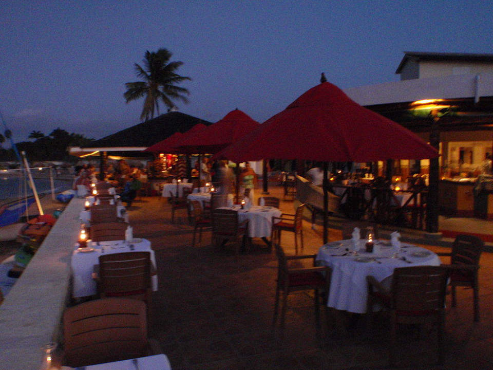 Abendbuffet Grand Muthu Club Caribbean Runaway Bay
