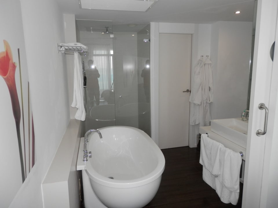 Bad  und Toilette Iberostar Waves Bahia de Palma