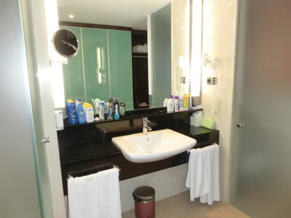 Offenes Bad Zimmer 1112 Hotel Faro, a Lopesan Collection Hotel
