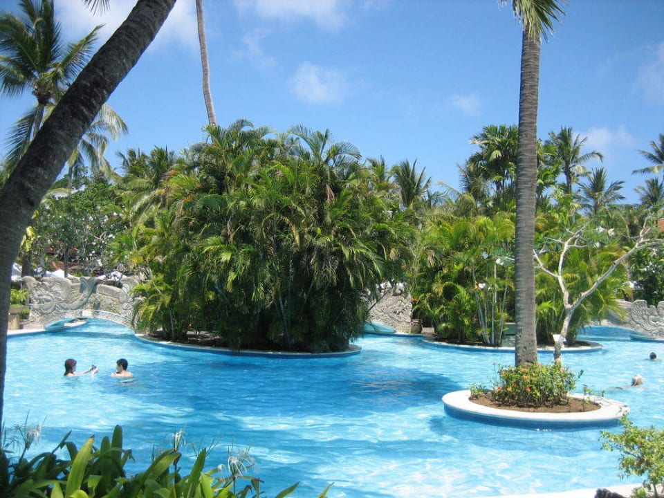 Pool Paradisus by Melia Bali