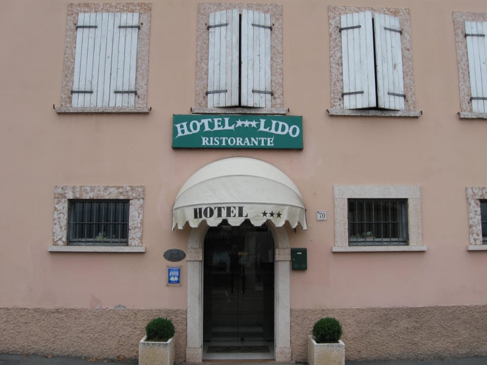 Die Standardzimmer vom Strand aus gesehen Hotel Lido
