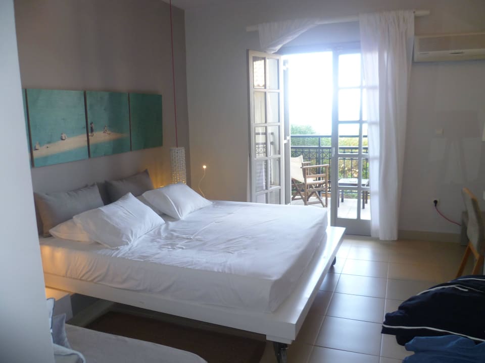 Zimmer 801 The Bay Hotel & Suites