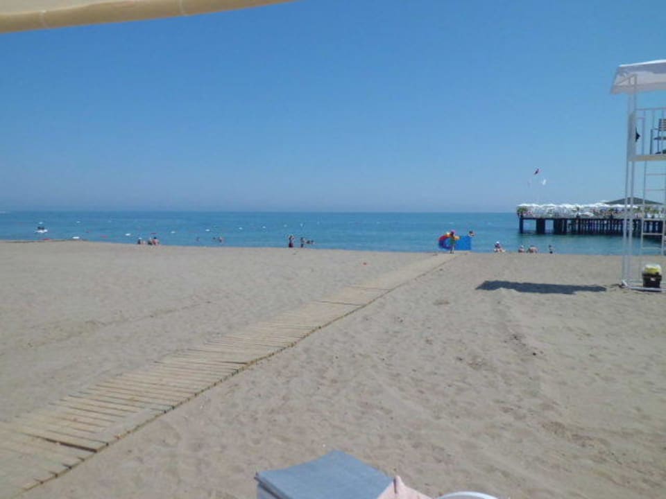 Sauberer gepflegter Sandstrand Hotel Delphin Imperial