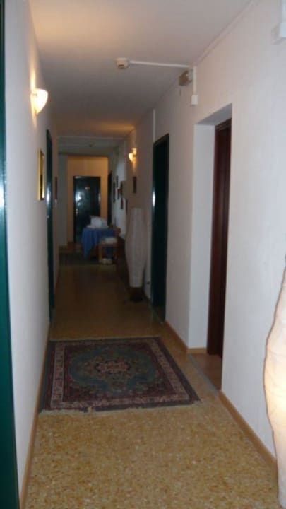 Gang zu den Zimmern Hotel Irene