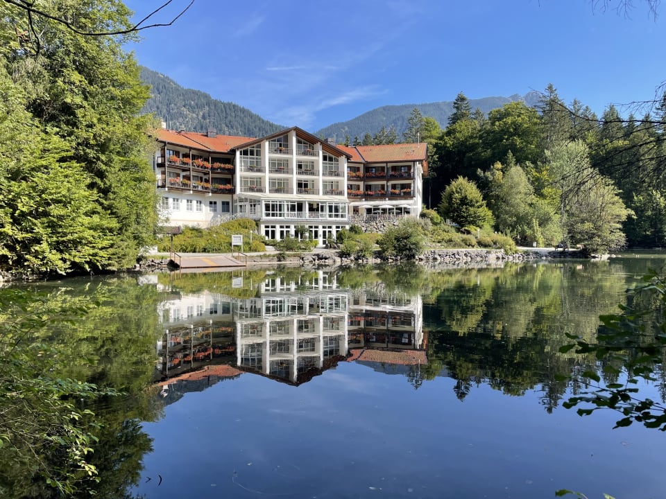 Außenansicht Hotel Am Badersee