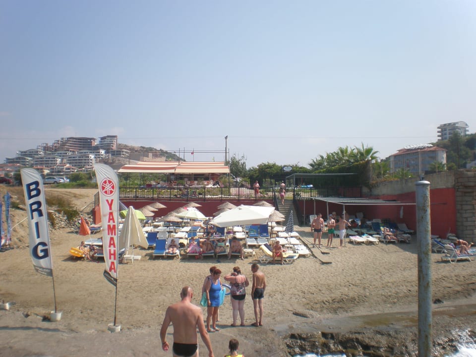 Hoteleigener Strand NoxInn Club