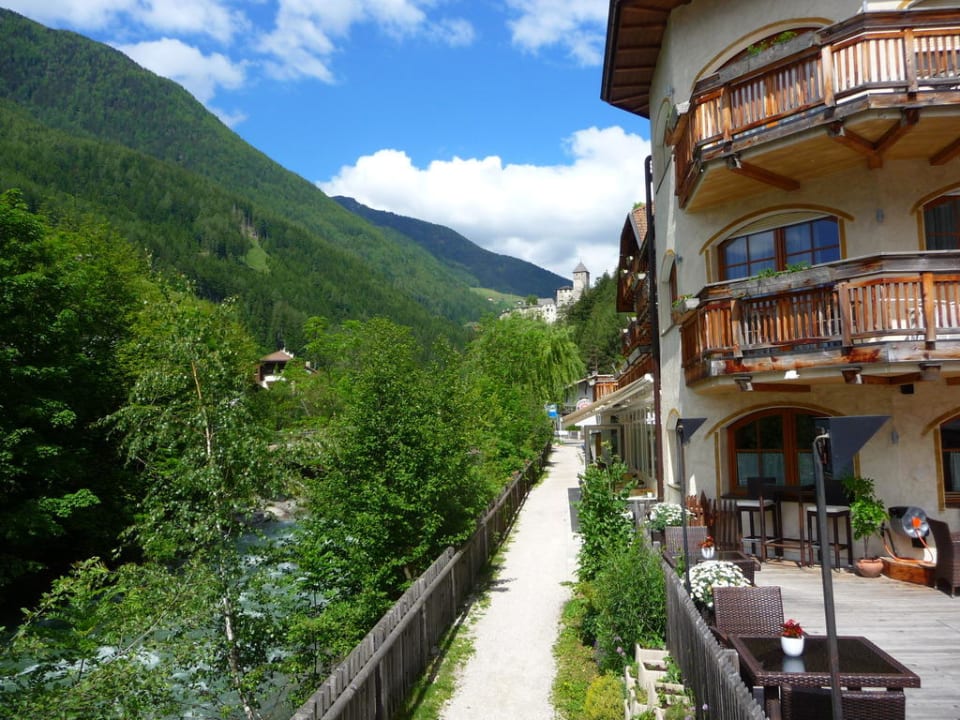 Blick Richtung Burg Hotel Alte Mühle