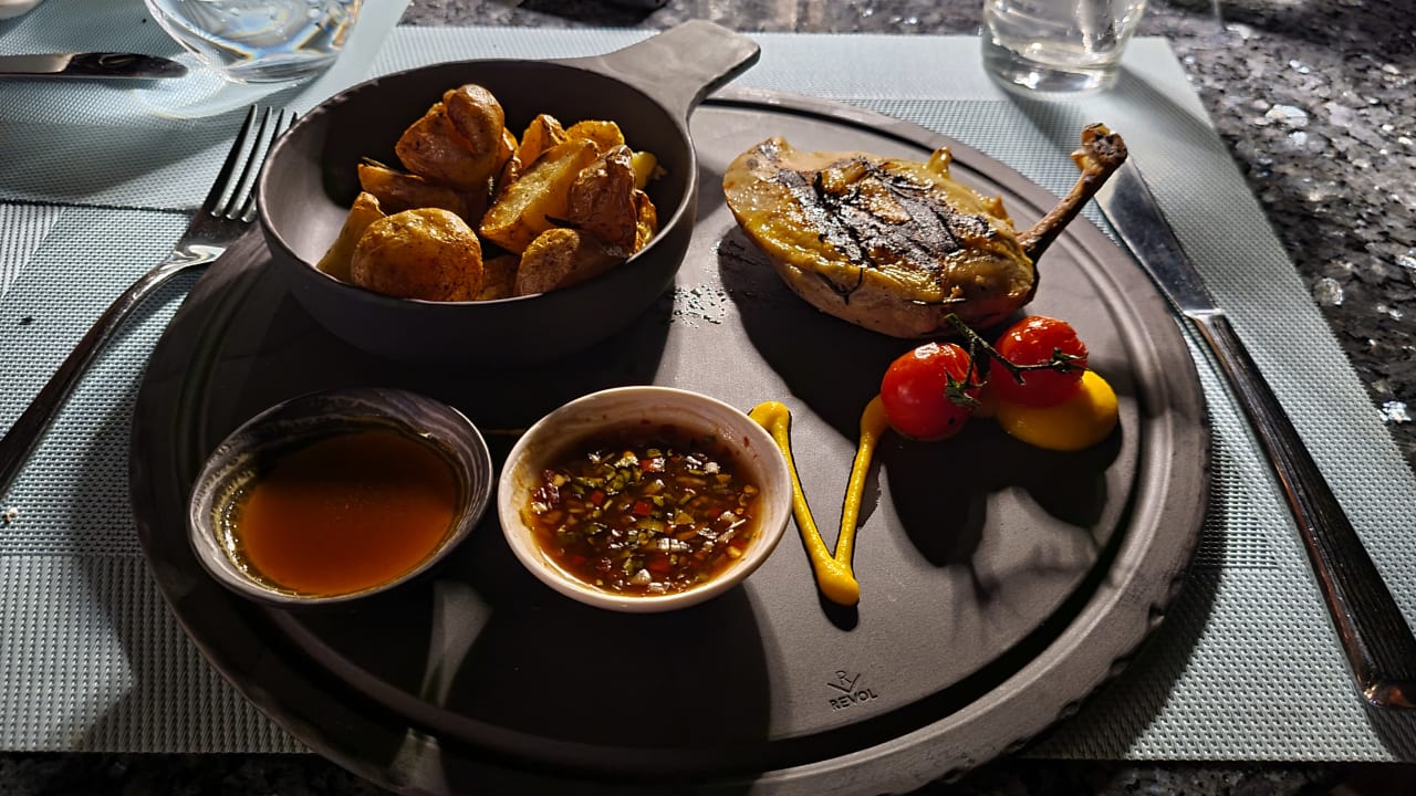 Gastro Outrigger Maldives Maafushivaru Resort