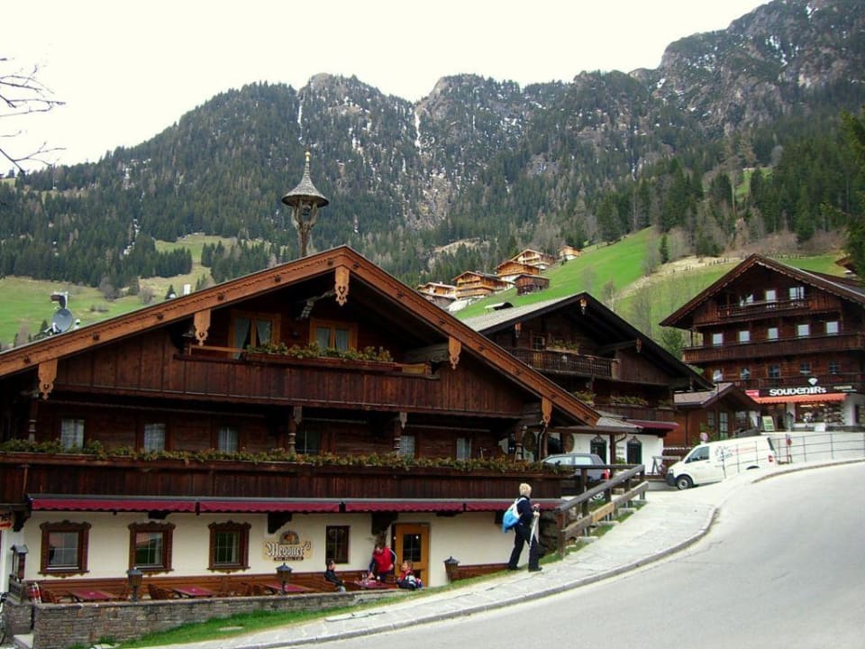 Dorfstrasse von Alpbach Hotel Alphof Alpbach