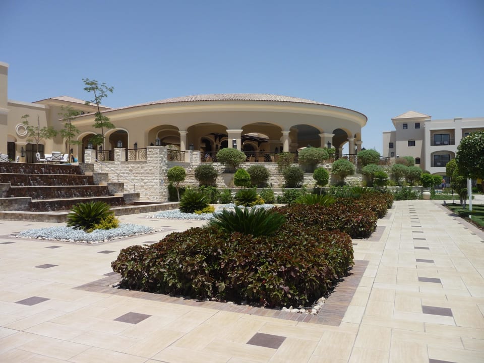 Eines der Hauptrestaurants JAZ Aquamarine Resort