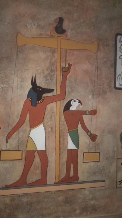 Ägyptische Wandbemalungen im 1. UG Horus Paradise Luxury Resort & Club