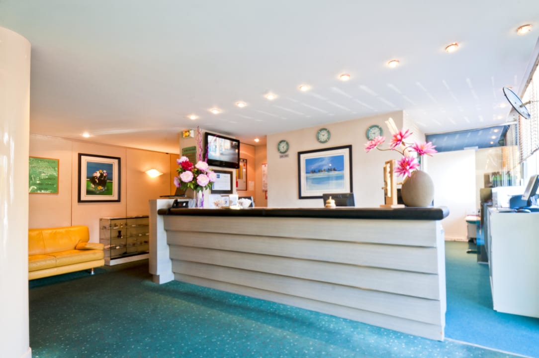 Réception Hotel Forest Hill Paris Meudon