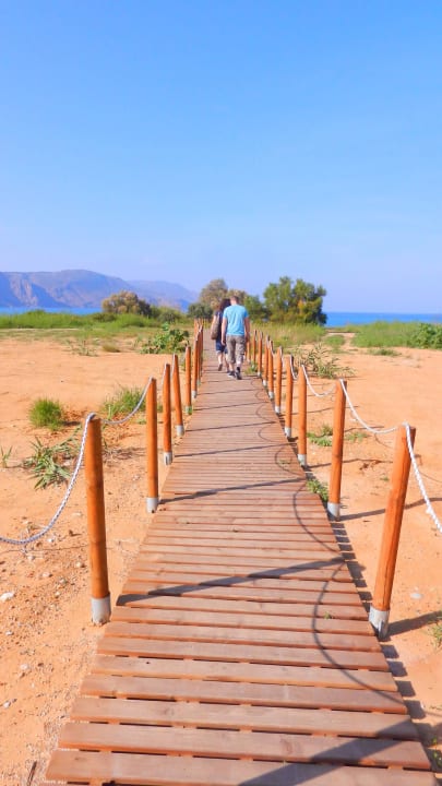 Weg zum Strand HARPIN Georgioupolis Resort Aquapark & SPA