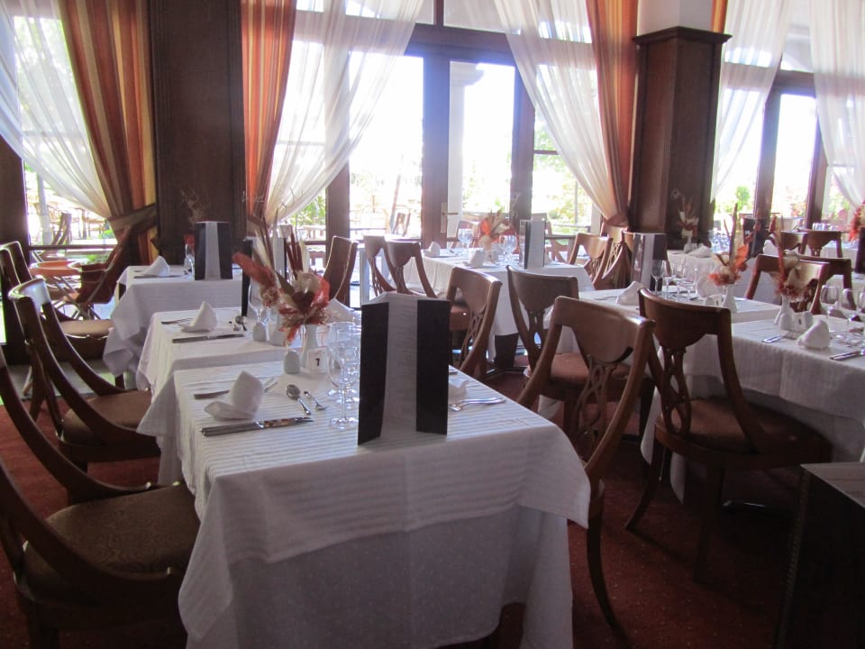 Hotel Helena Sands Helena Sands