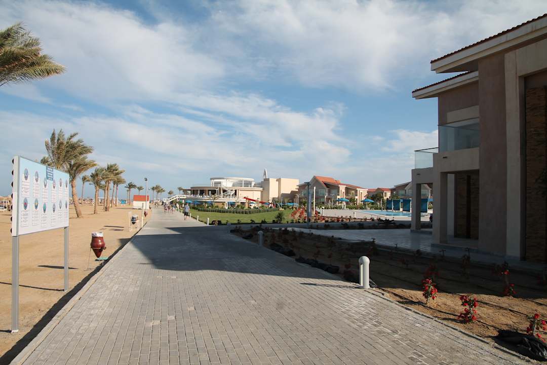 Außenansicht Pickalbatros Sea World Resort - Marsa Alam