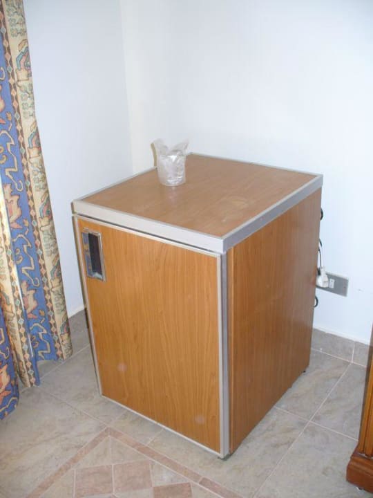 Kühlschrank im Zimmer Shams Safaga Resort