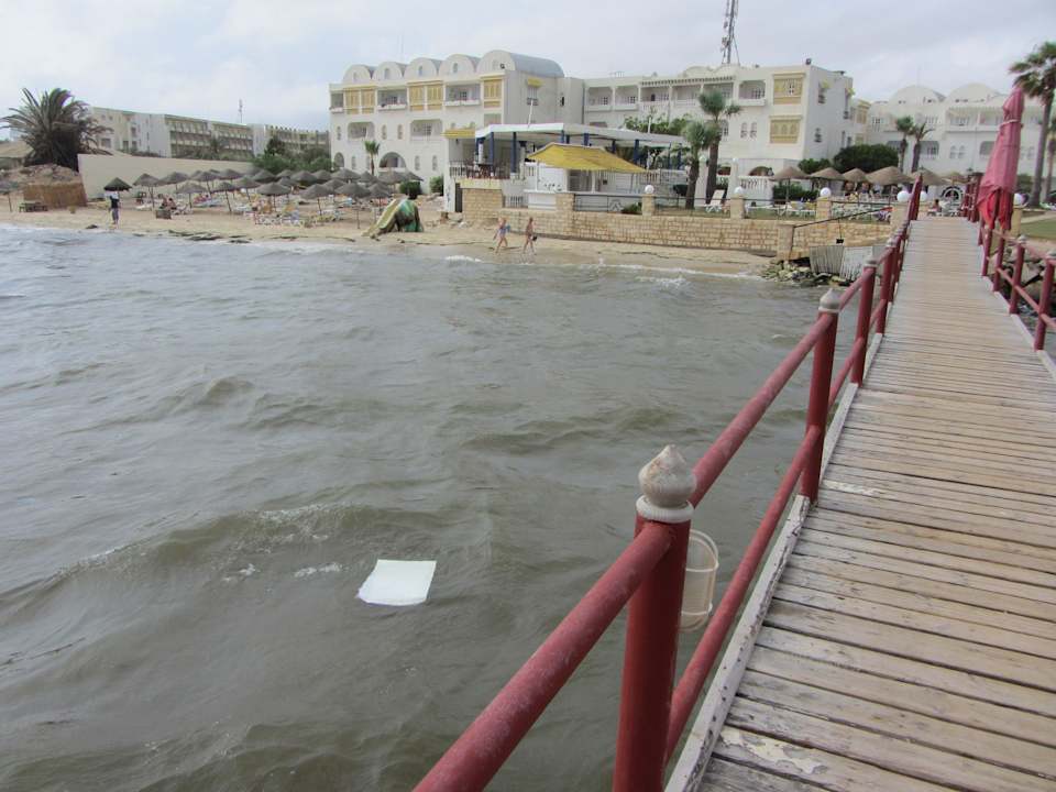 Vermüllter Strand Alassio Hotel and Thalasso