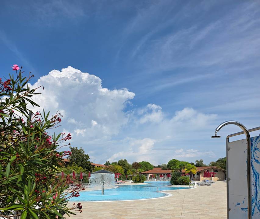 Pool Green Village Resort - Hotel & Aparthotel