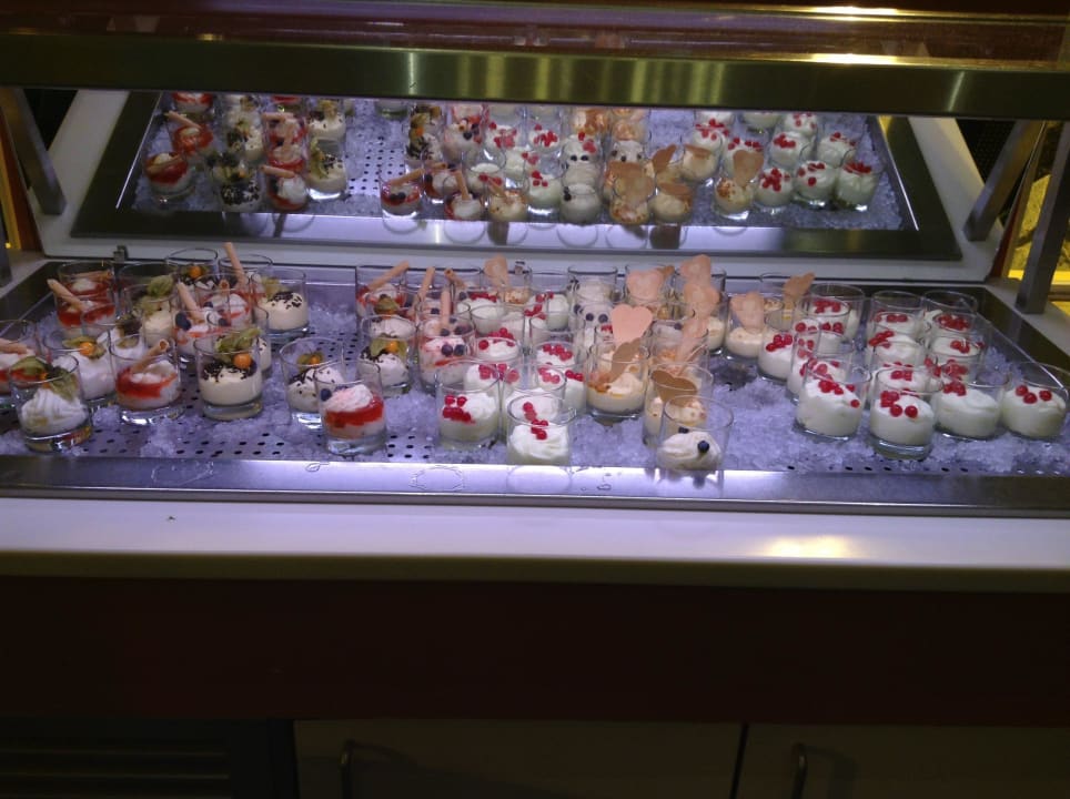 Reichlich Auswahl an Desserts Center Parcs Park Hochsauerland