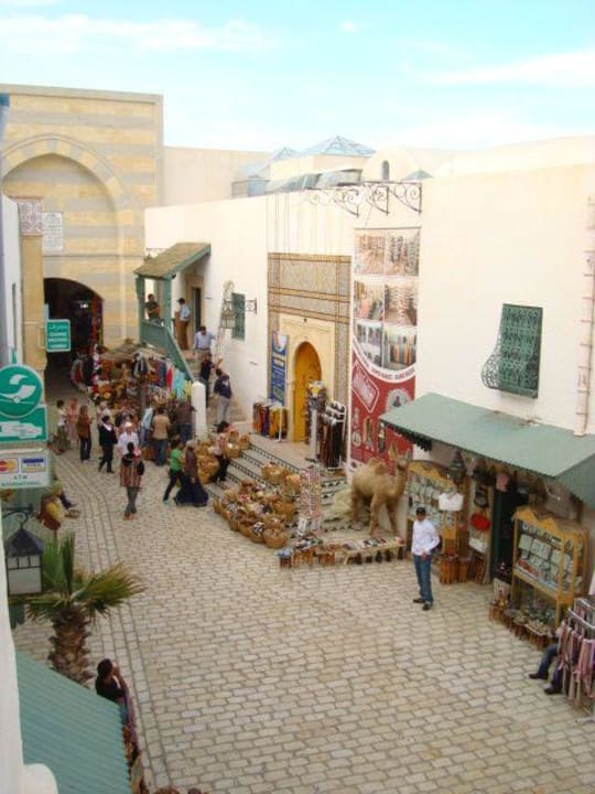 Straße zum Tal der Geier Diar Lemdina Hotel