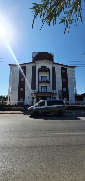 Außenansicht Carna Garden Hotel
