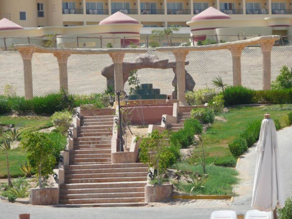 Przy basenie Siva Golden Bay Makadi