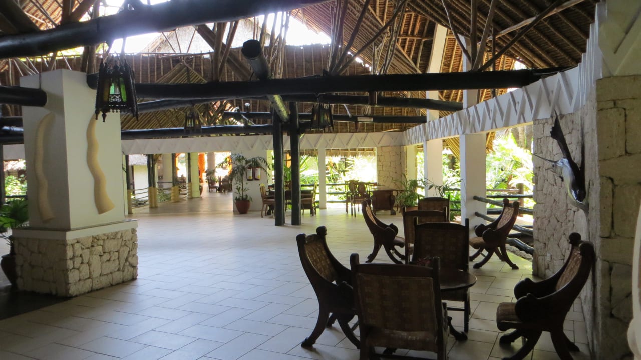 Lobby Richtung Bar und Restaurant Hotel Southern Palms Beach Resort