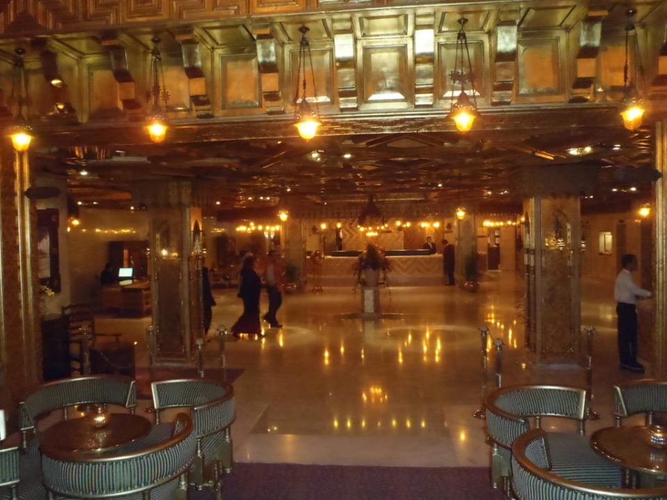 Blick aus der Bar auf die Rezeption  Marriott Mena House, Cairo