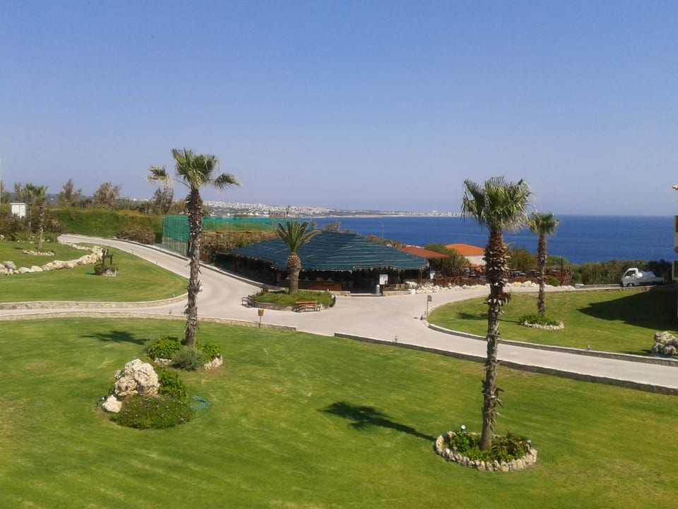 Blick zur Safaribar Hotel Kalithea Horizon Royal
