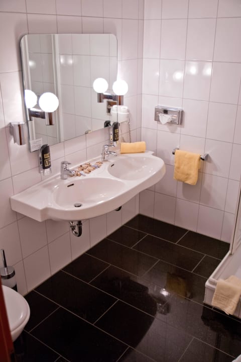 Badezimmer Avalon Hotelpark Königshof