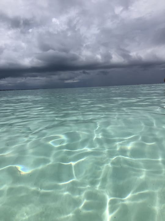 Strand Kuredu Island Resort & Spa