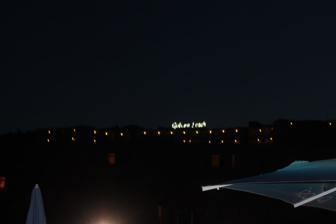 Blick vom Strand auf das Hotel Park Hotel Golden Beach