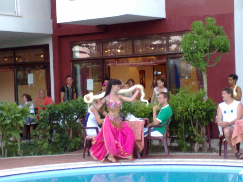 Schlangentanz Hotel Side Elis