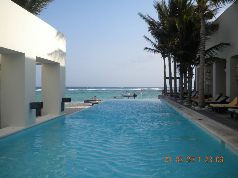 Schwimmt man optisch ins Meer Grand Oasis Tulum Riviera - All Inclusive