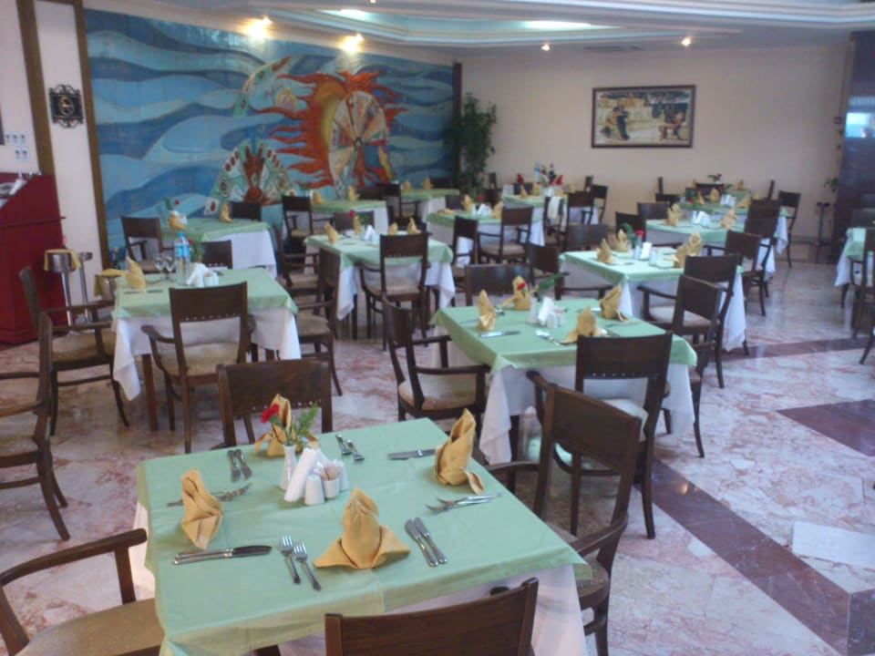 Restaurant innen Papillon Belvil