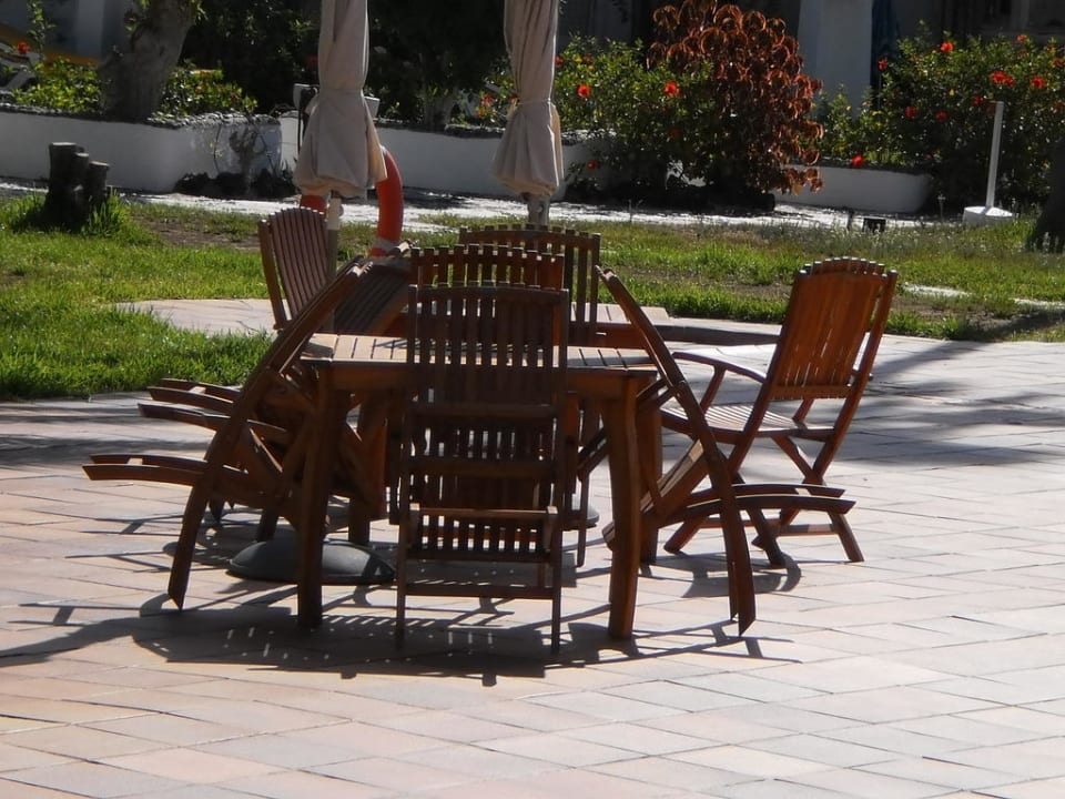 Sitzgruppe in der Nähe des Pools Sahara Beach Club