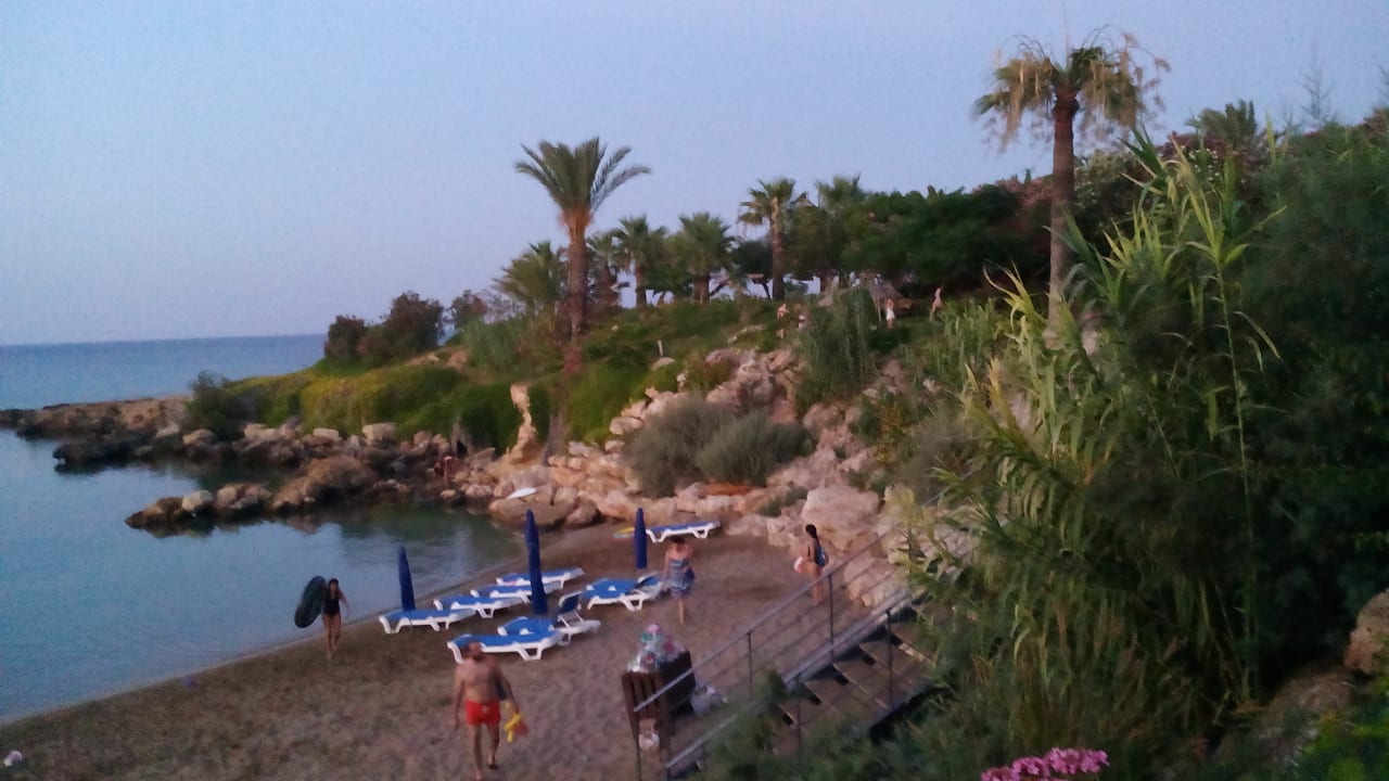 Strand Crystal Springs Beach Hotel