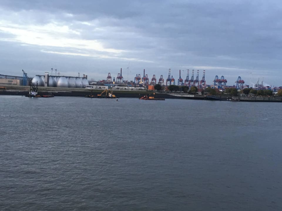 Ausblick aus dem Fenster Clipper Boardinghouse Hamburg-Holzhafen