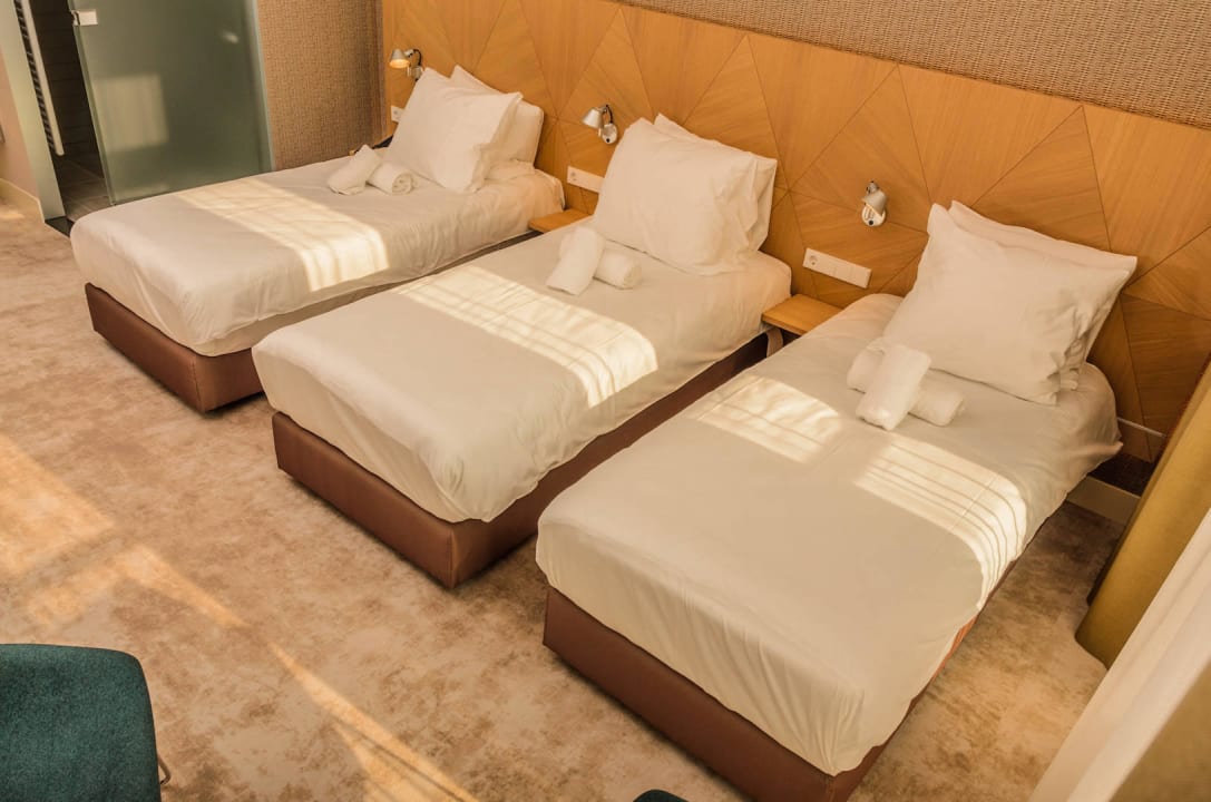 Deluxe driepersoonskamer Amadi Panorama Hotel