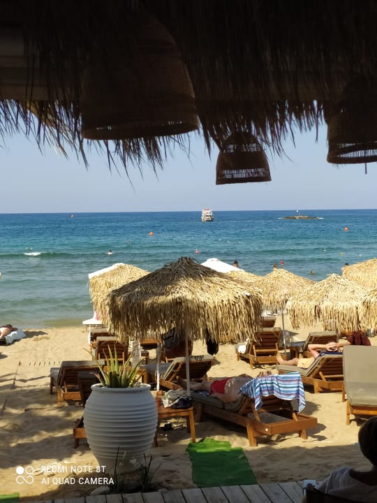 Strand Nami Hotel & Suites