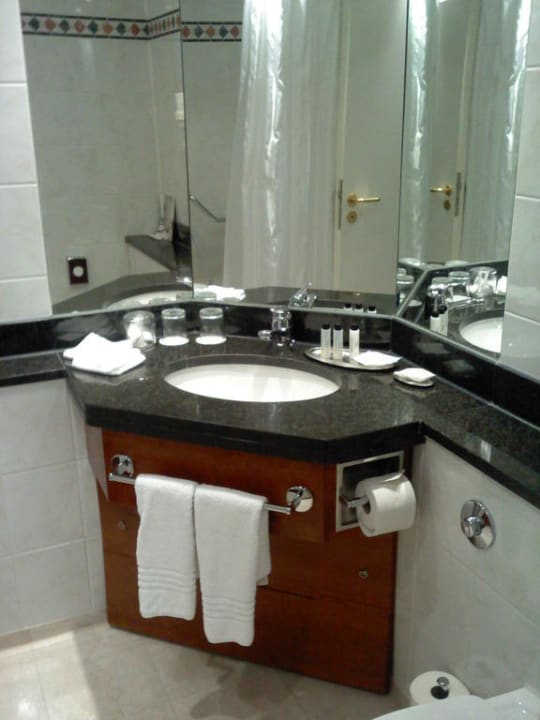 Waschtisch im Badezimmer Leipzig Marriott Hotel