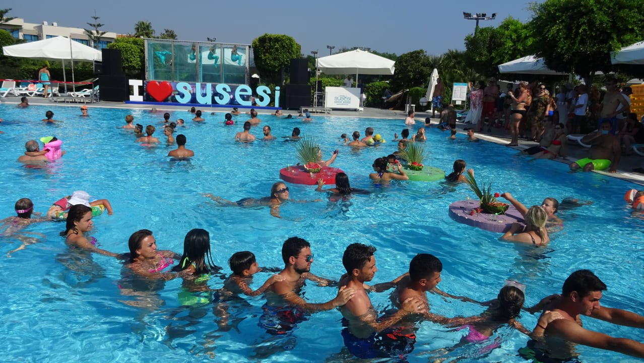 POOL PARTY Susesi Luxury Resort