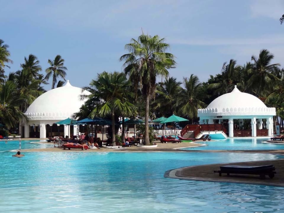 Unterer Poolbereich Hotel Southern Palms Beach Resort