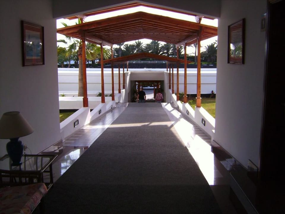 Hoteldurchgang zum Restaurant Relaxia Olivina