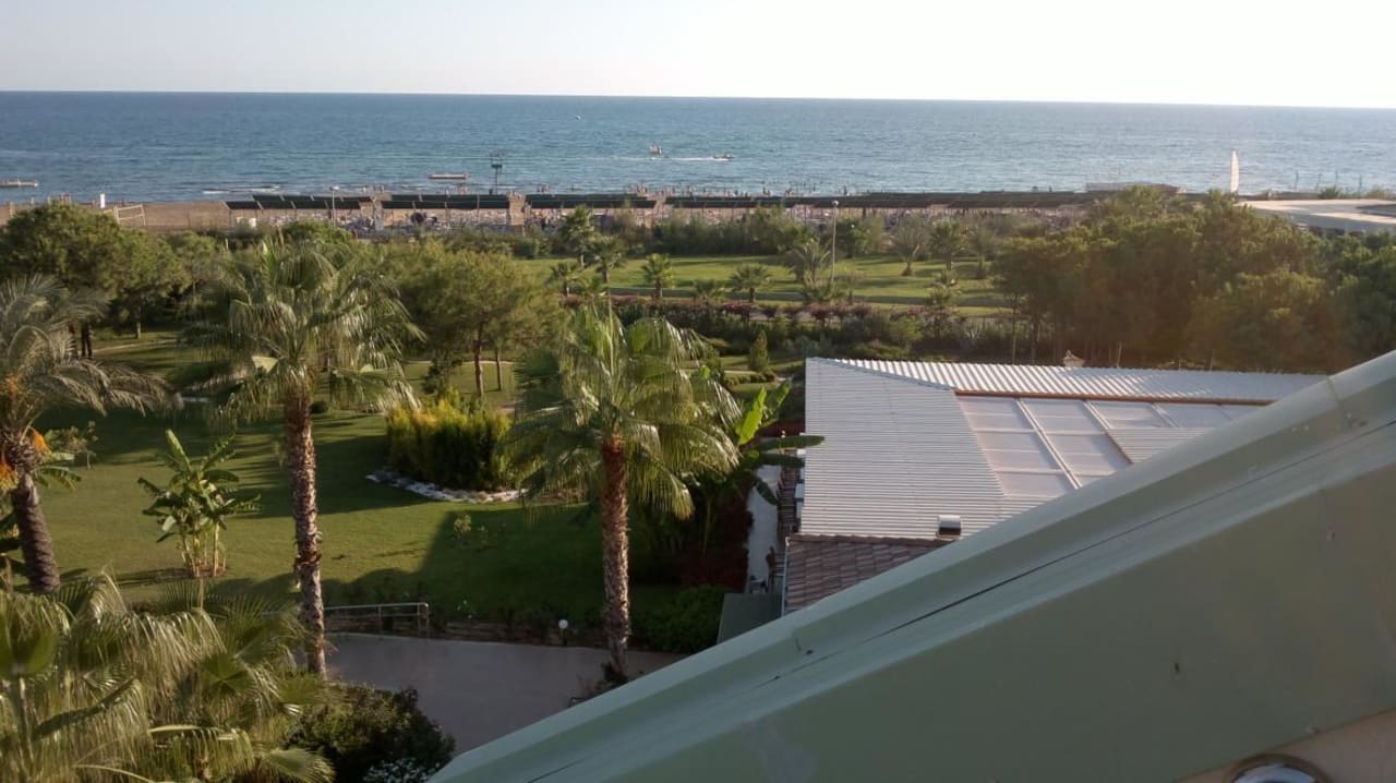 Ausblick Hotelzimmer über Anlage VONRESORT Golden Coast