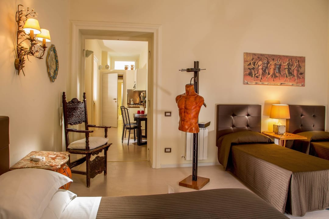 Quintuple Room Roma Central Guest House